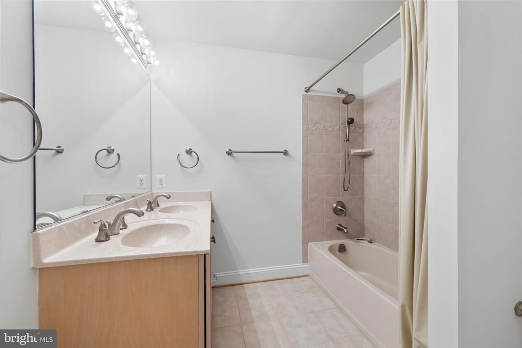 285 GENTLE BREEZE CIRCLE