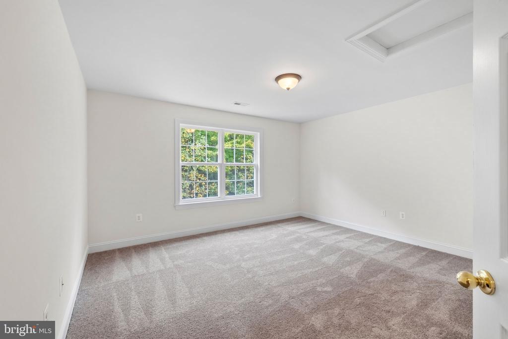 285 GENTLE BREEZE CIRCLE