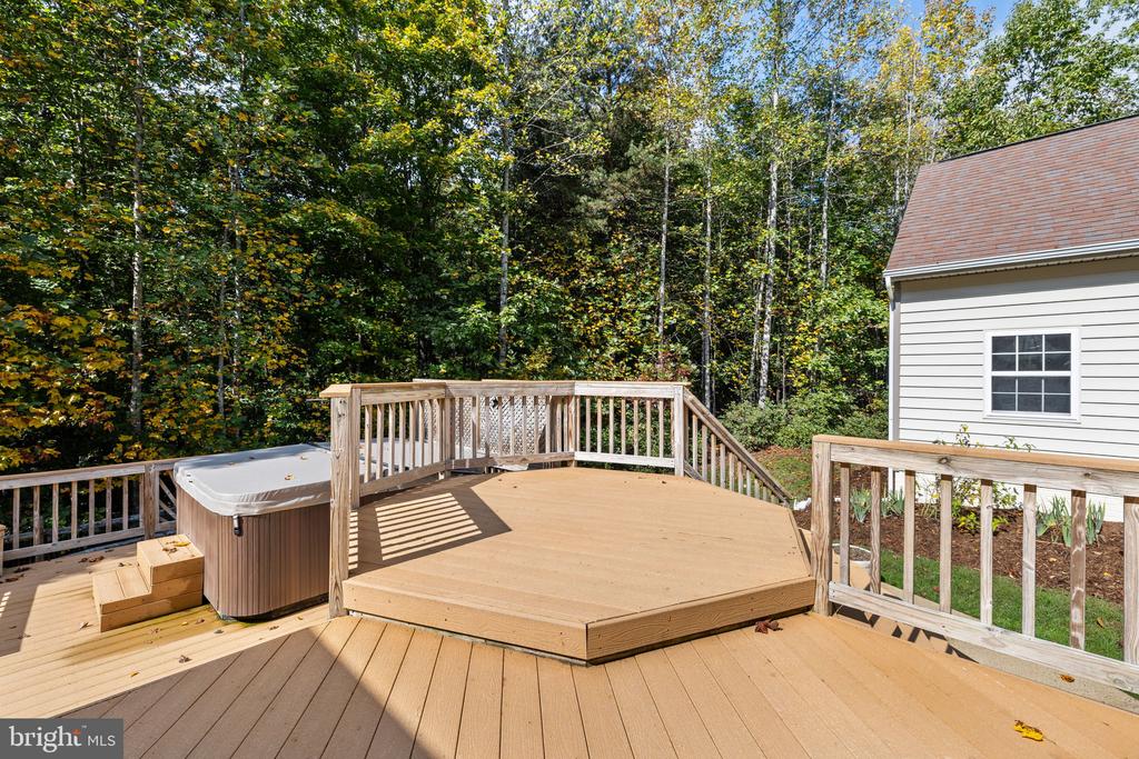 285 GENTLE BREEZE CIRCLE