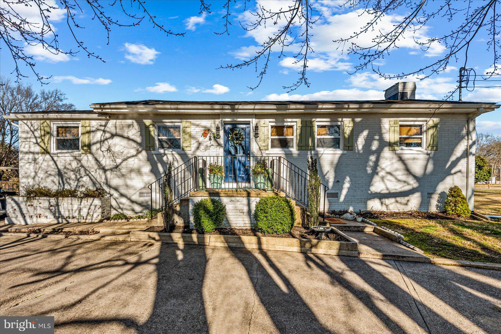 1045 Ebb Tide DRIVE