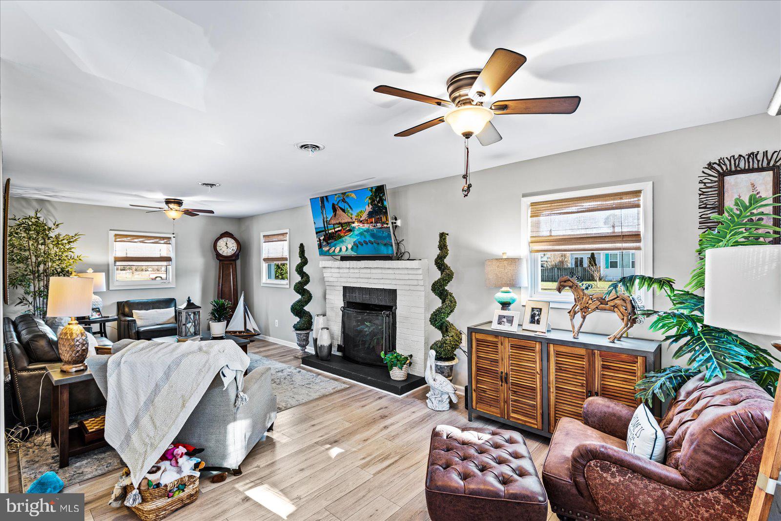 1045 Ebb Tide DRIVE