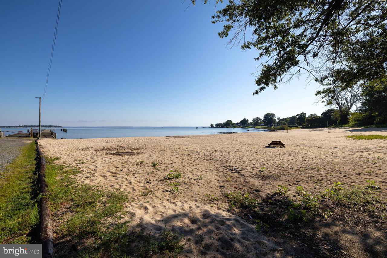 1045 Ebb Tide DRIVE