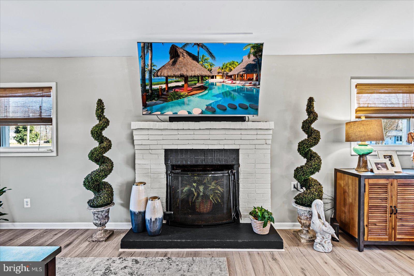 1045 Ebb Tide DRIVE