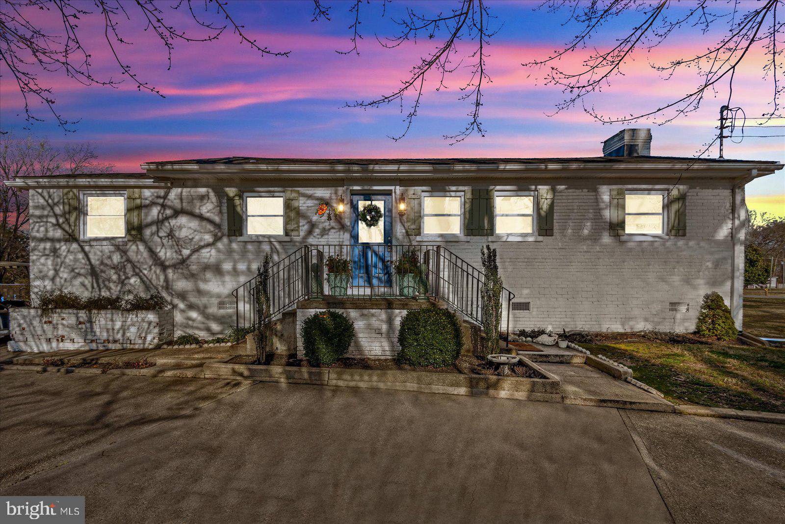 1045 Ebb Tide DRIVE