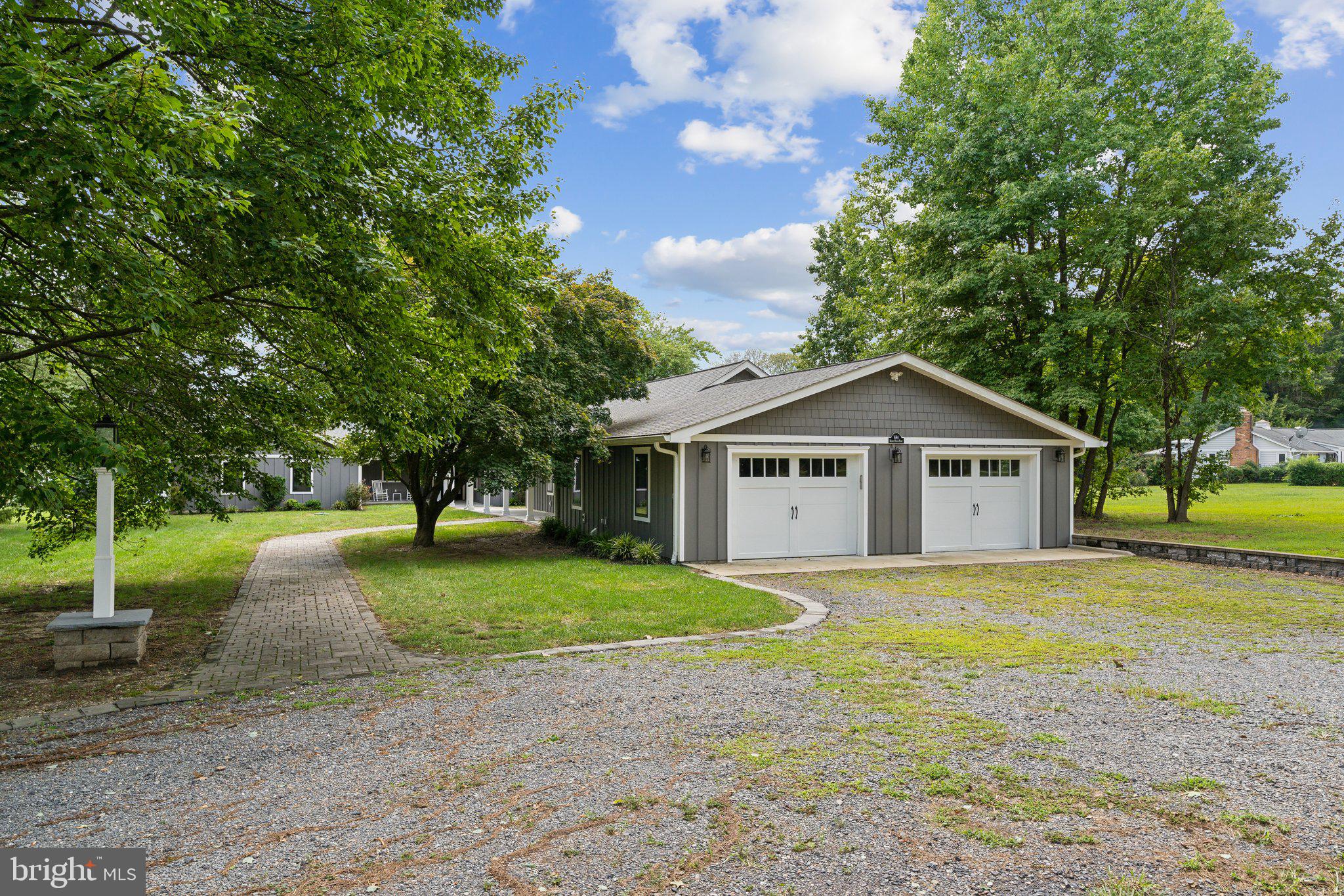 684 Burnt House Pt