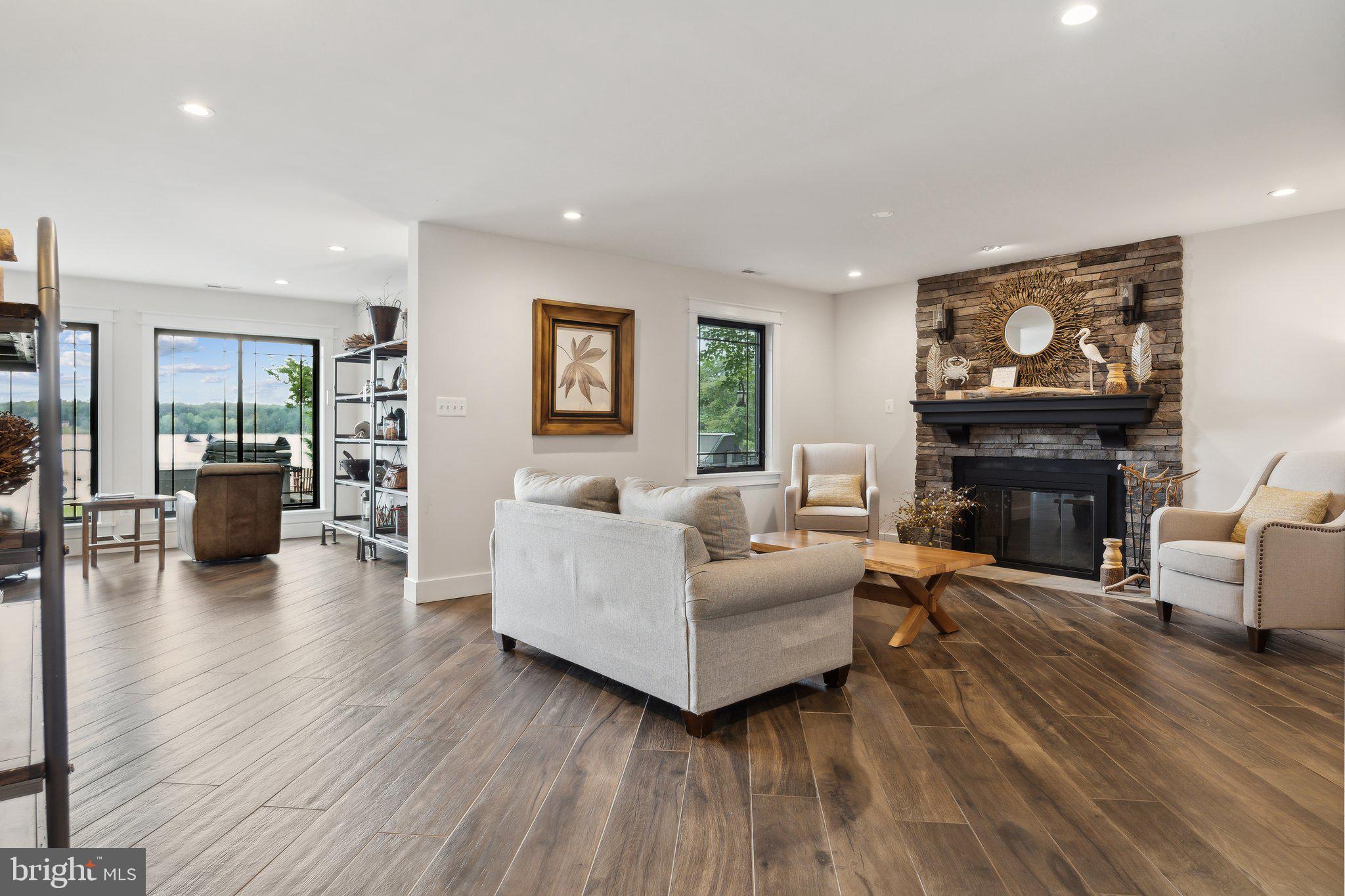 684 Burnt House Pt