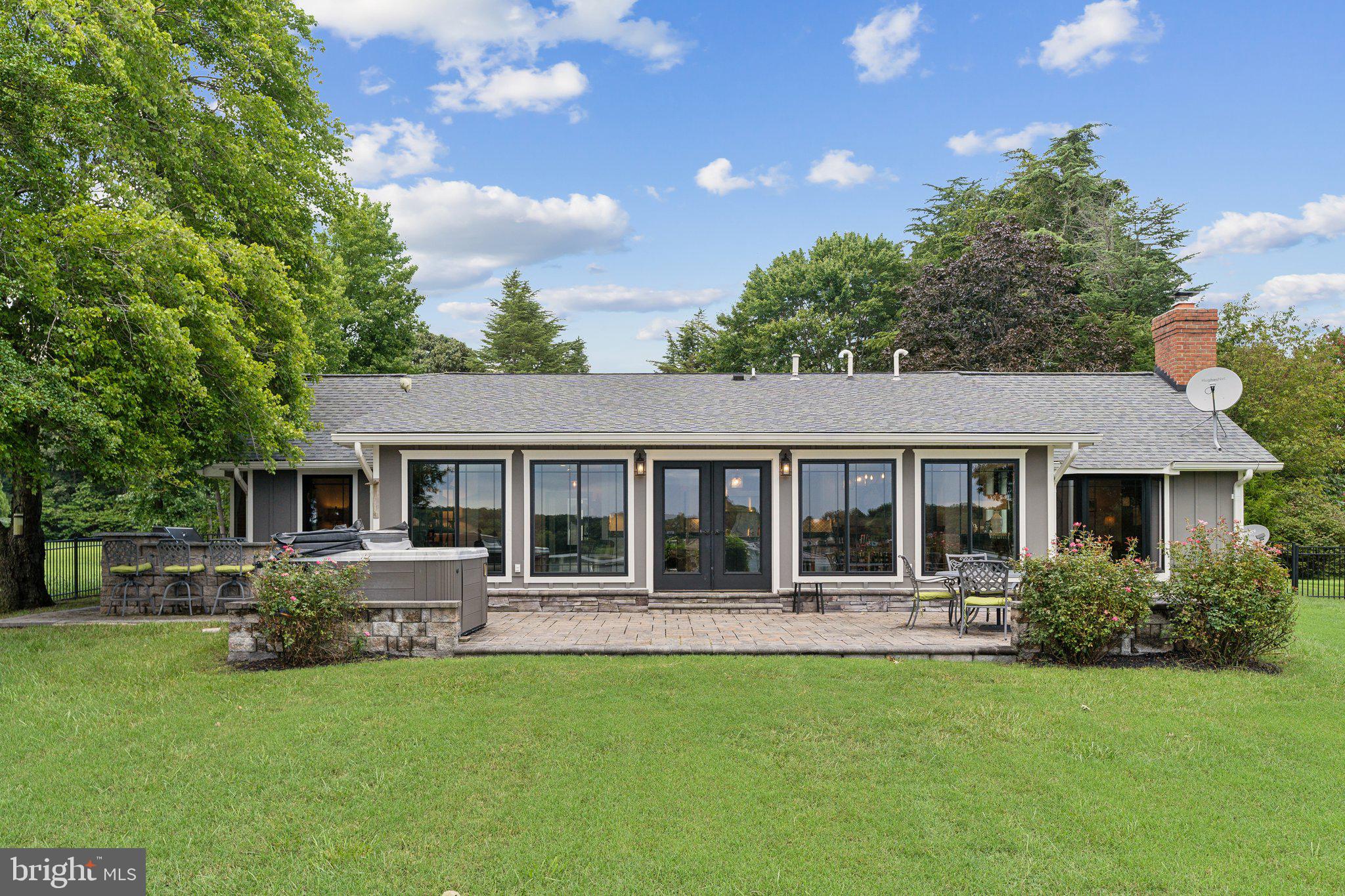 684 Burnt House Pt