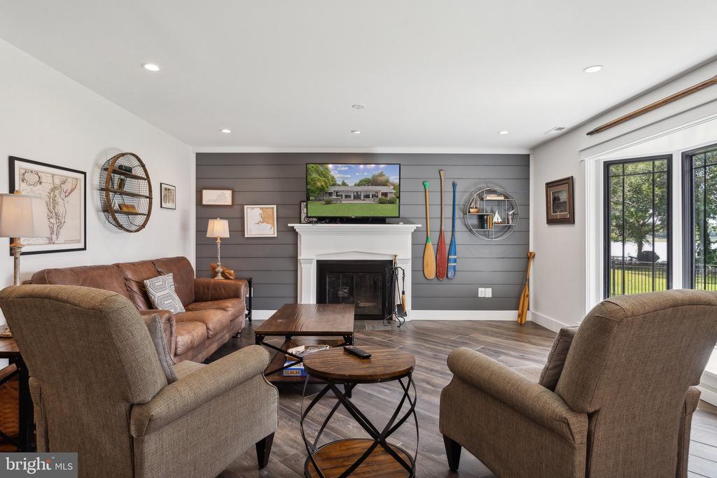 684 Burnt House Pt