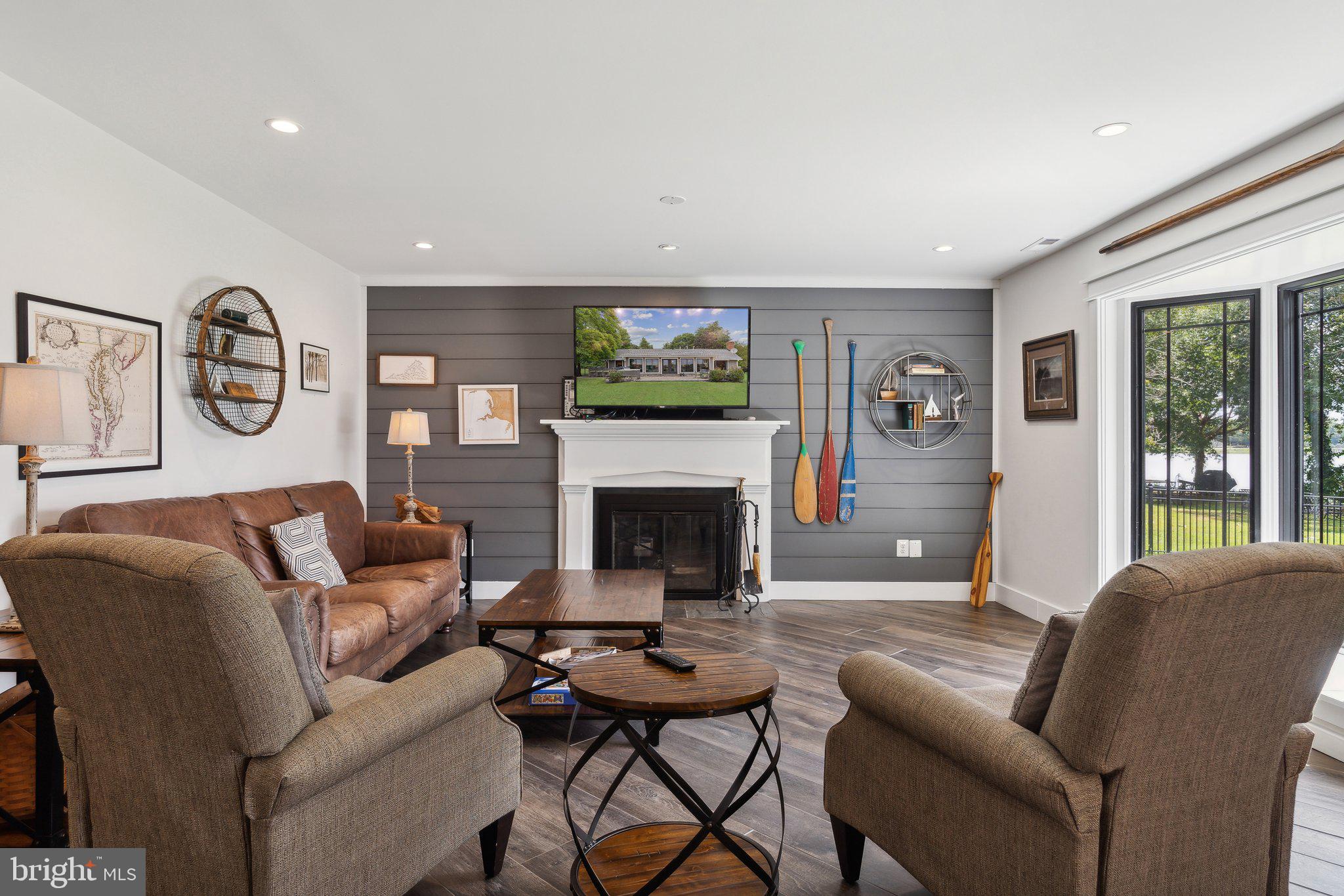 684 Burnt House Pt