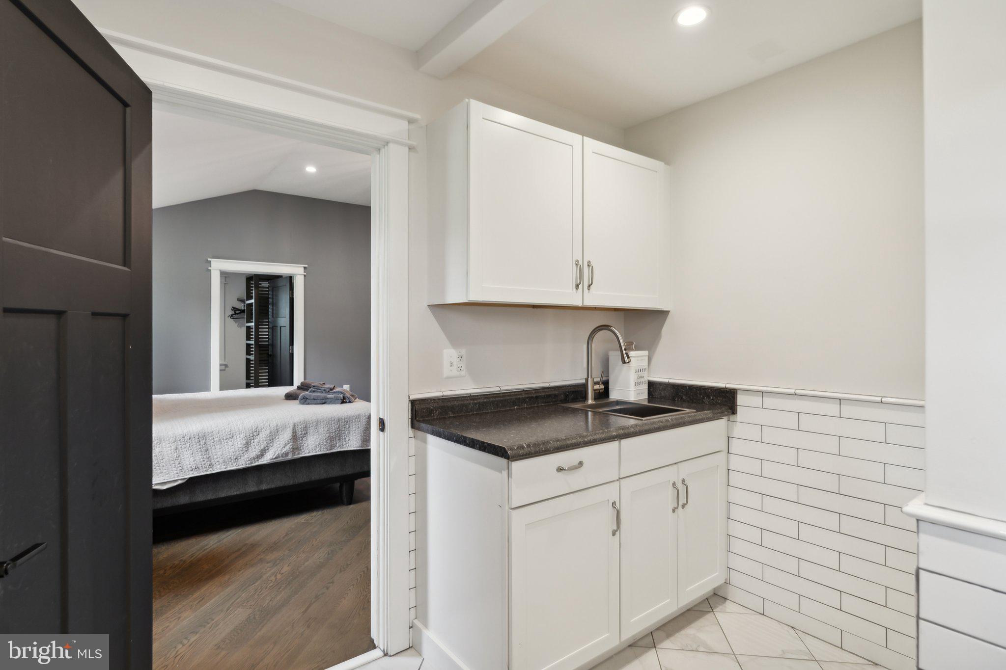 684 Burnt House Pt