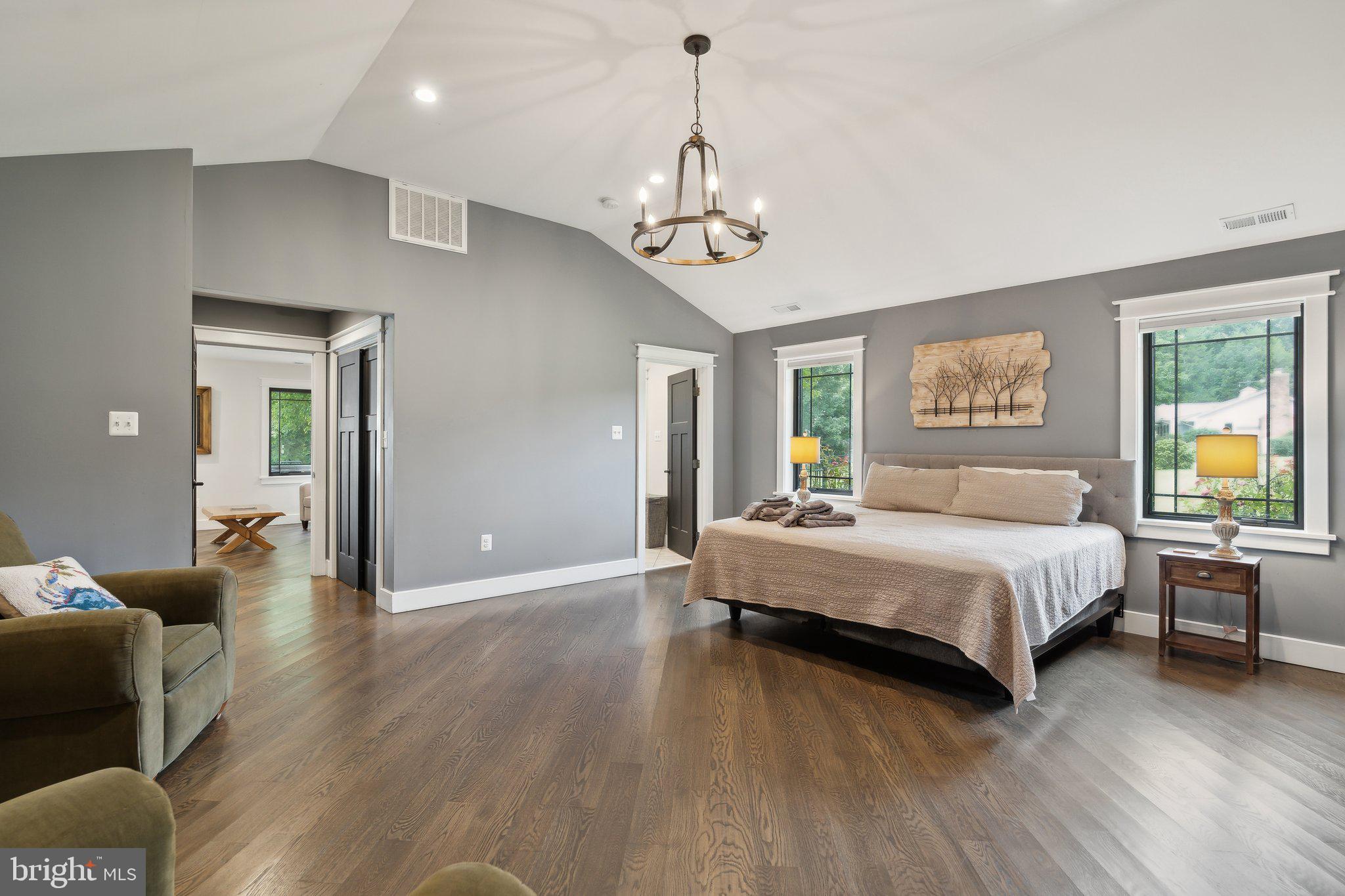 684 Burnt House Pt