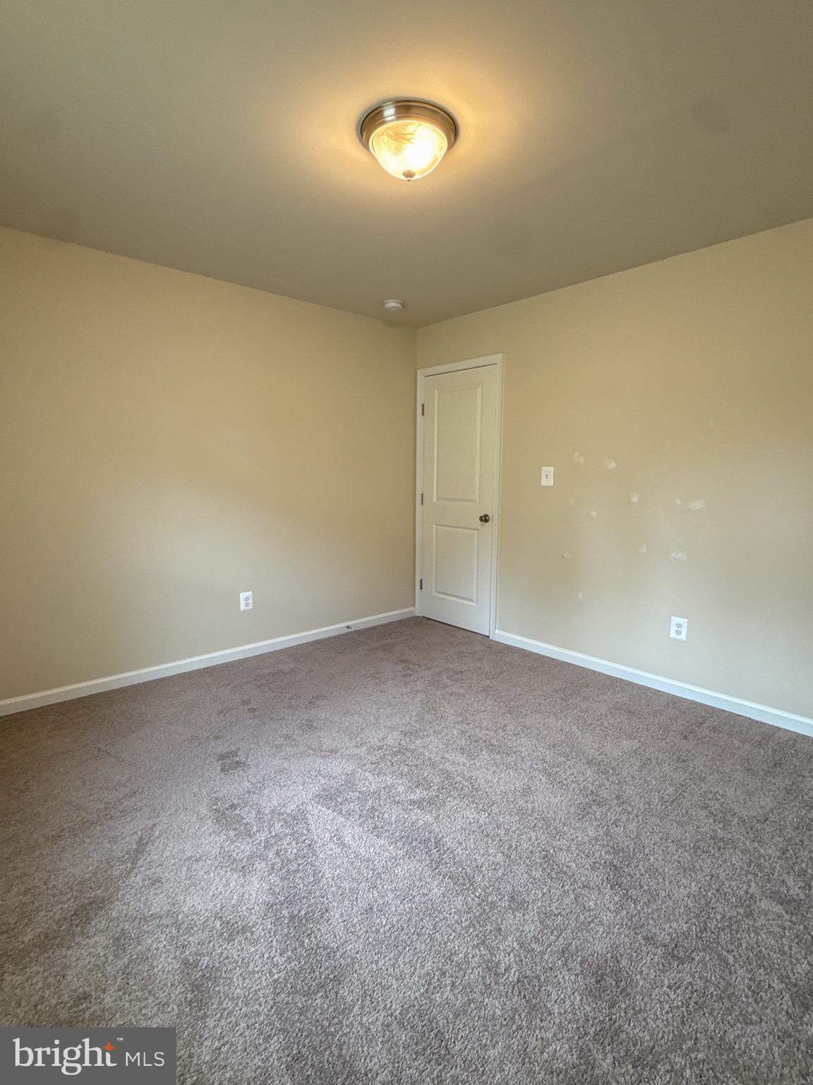 65 OAK LN