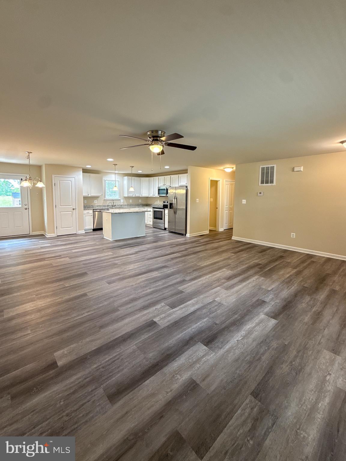 65 OAK LN