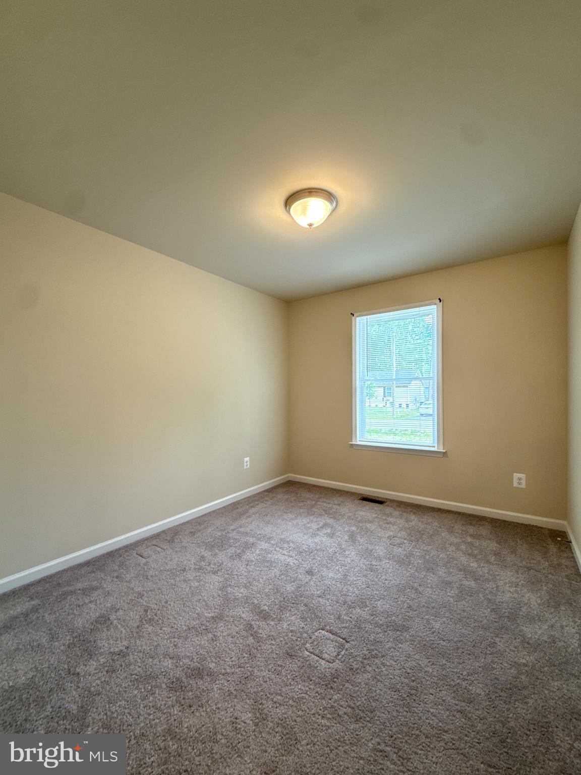 65 OAK LN