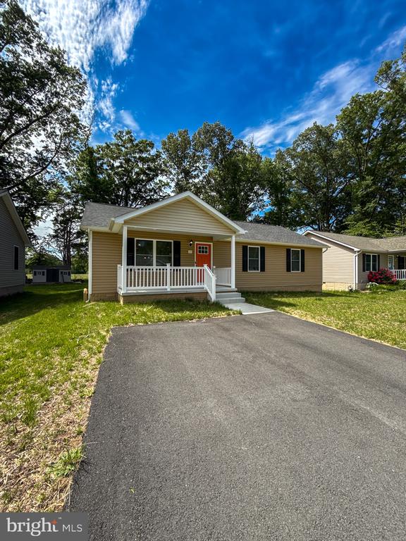 65 OAK LN