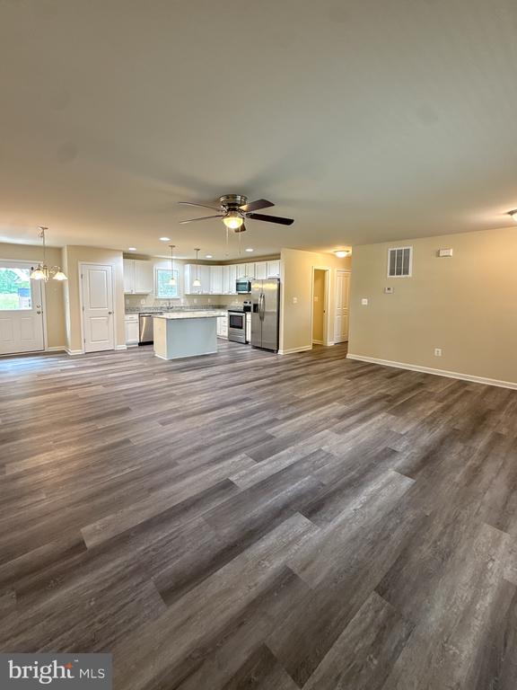 65 OAK LN