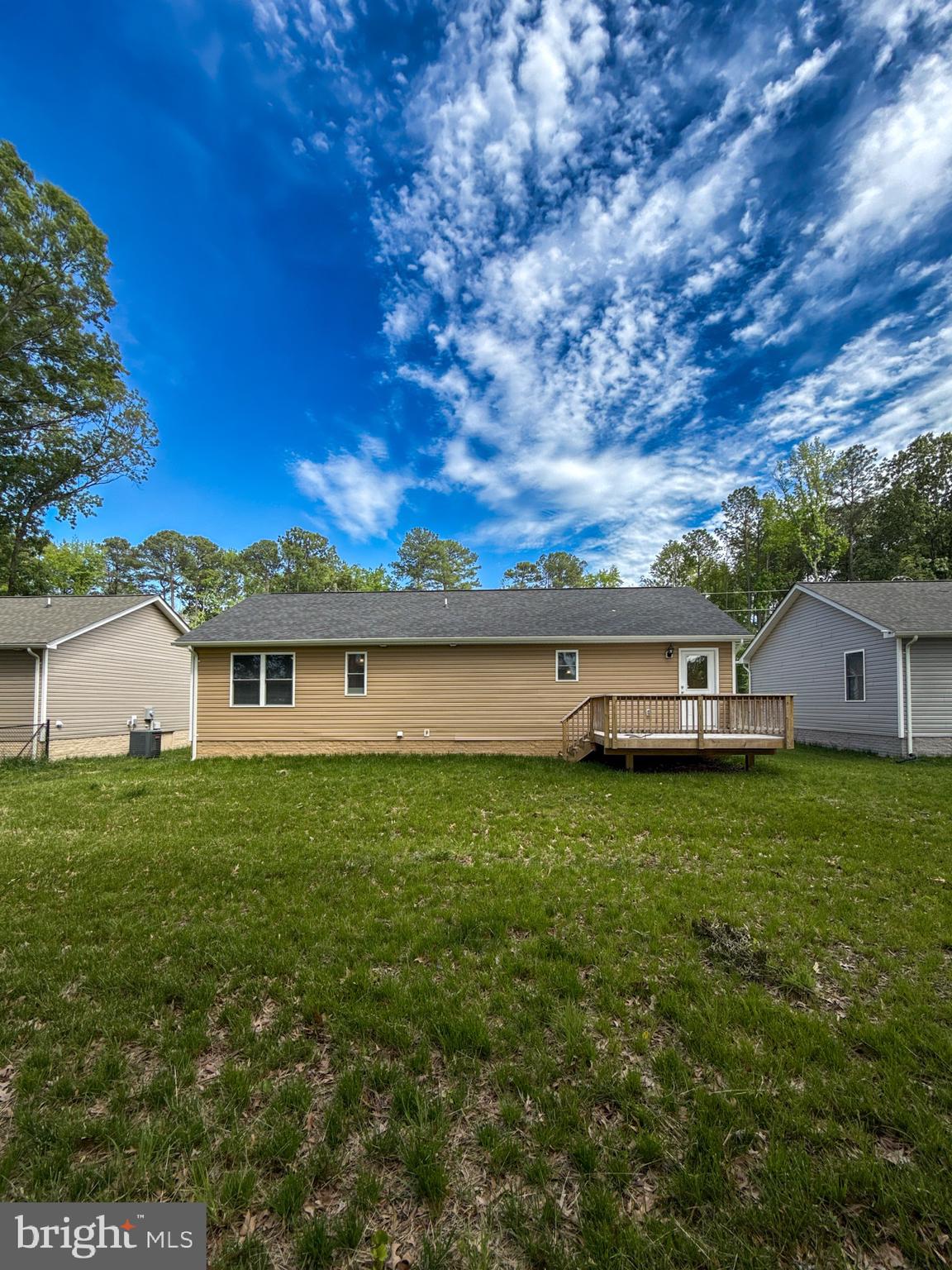 65 OAK LN