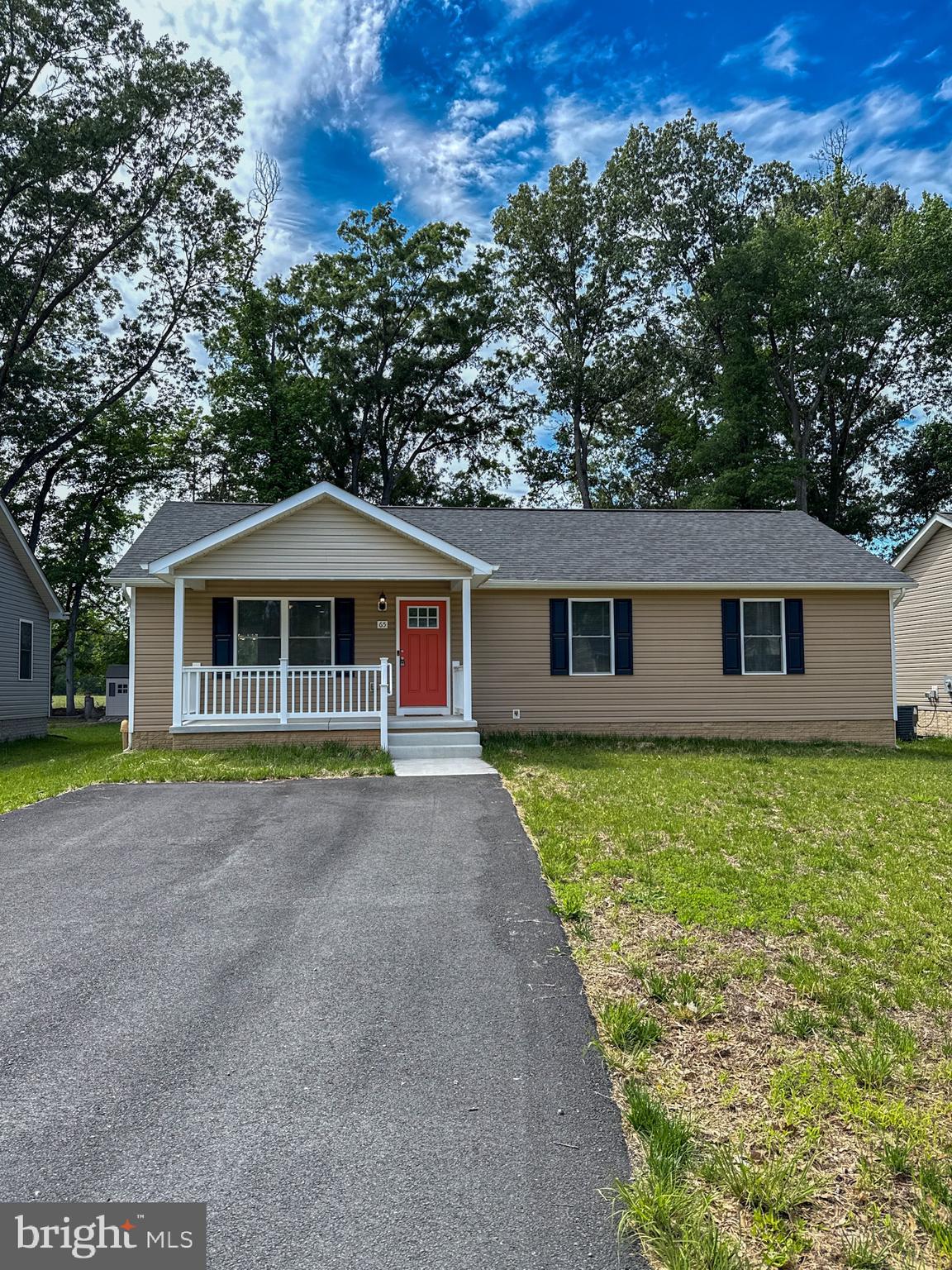 65 OAK LN