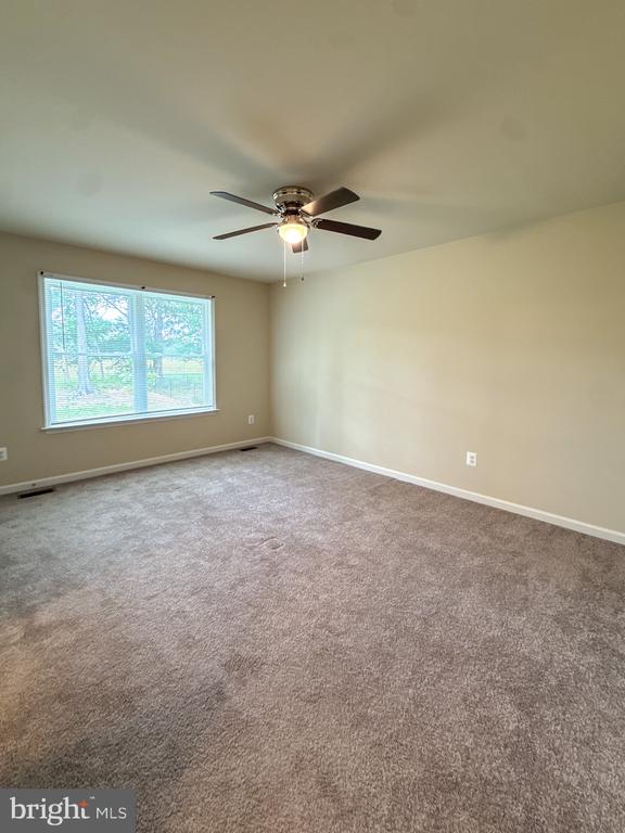 65 OAK LN
