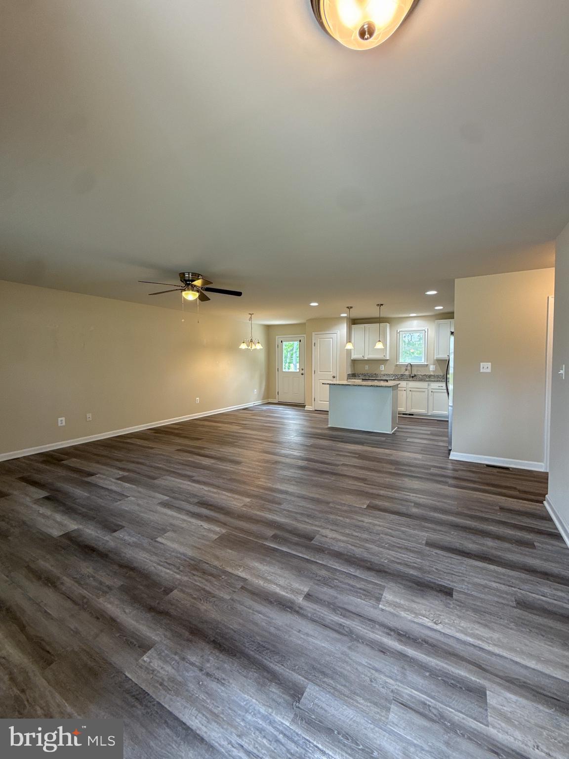 65 OAK LN