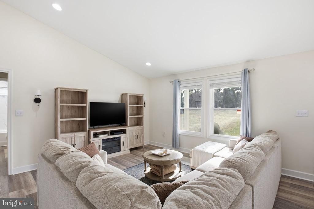 798 S GLEBE
