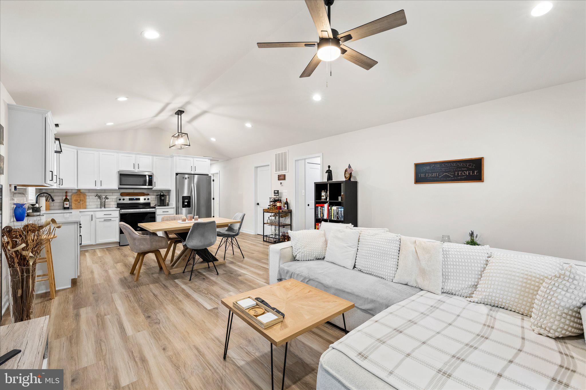 1274 HOLLY VISTA DRIVE