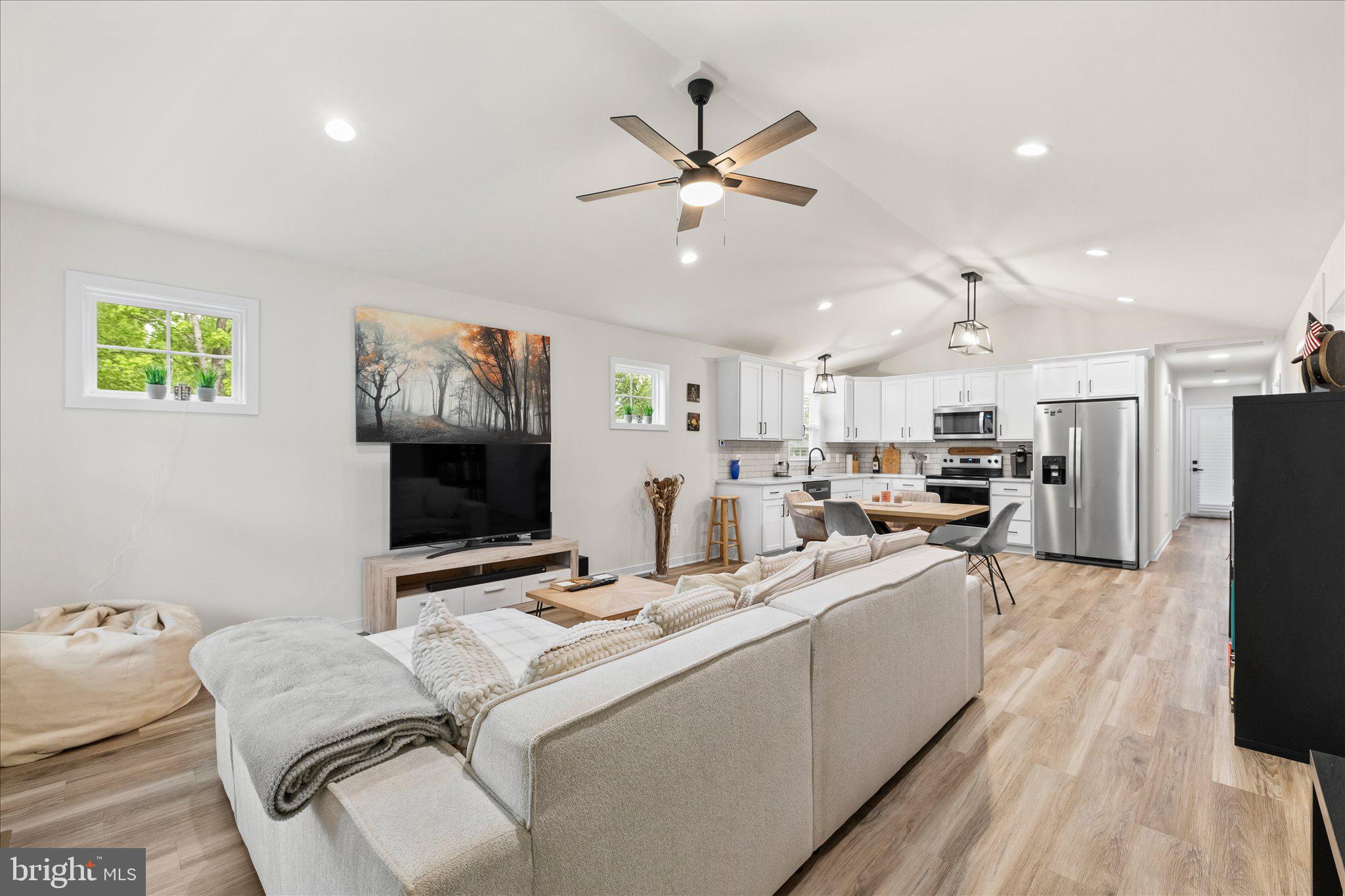 1274 HOLLY VISTA DRIVE