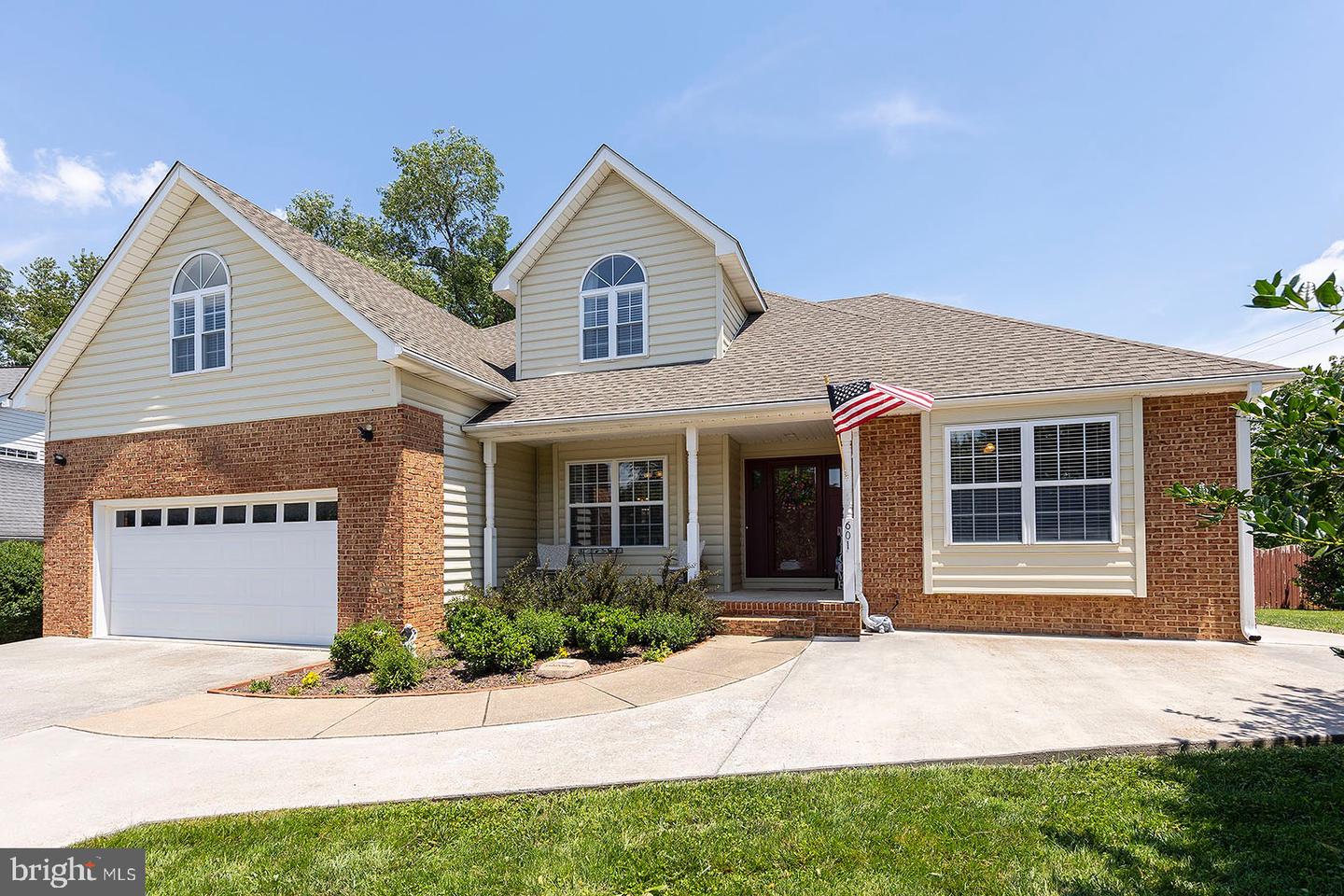 601 BITTERSWEET COURT