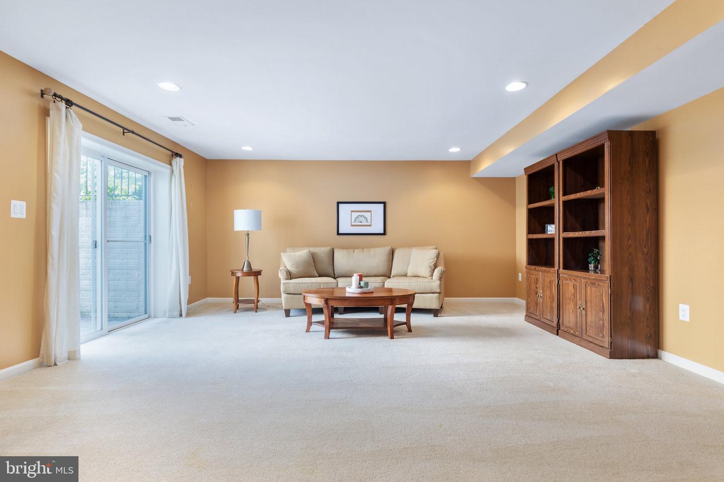 808 LAKE DRIVE