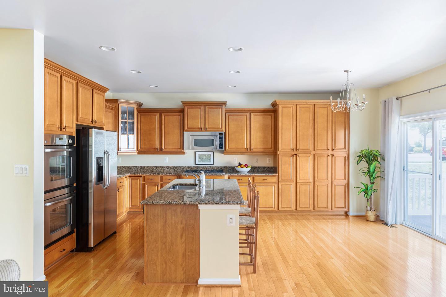 808 LAKE DRIVE