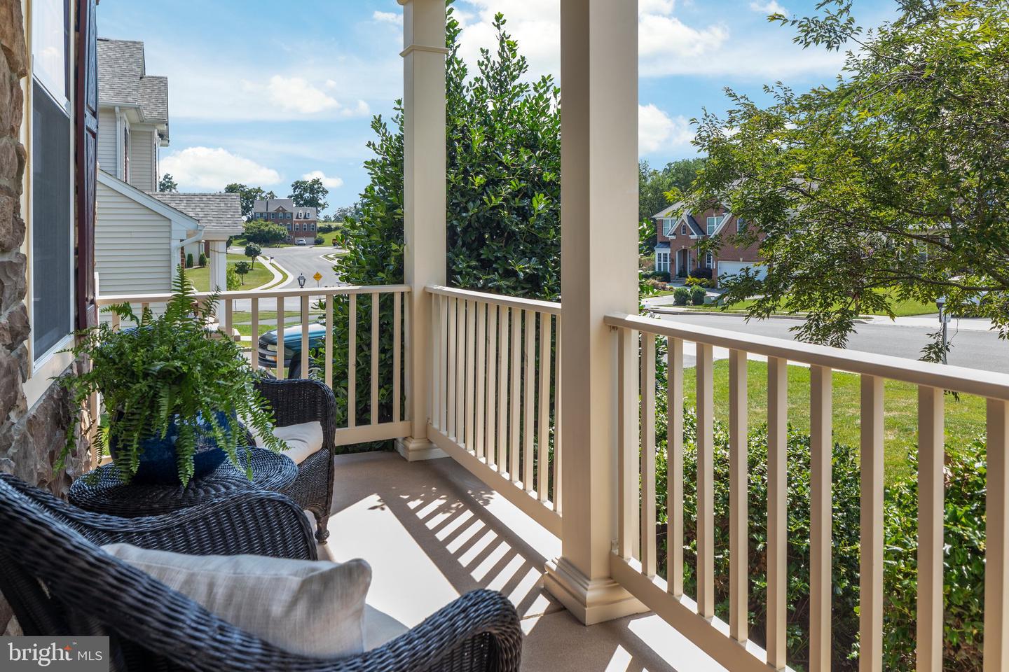 808 LAKE DRIVE