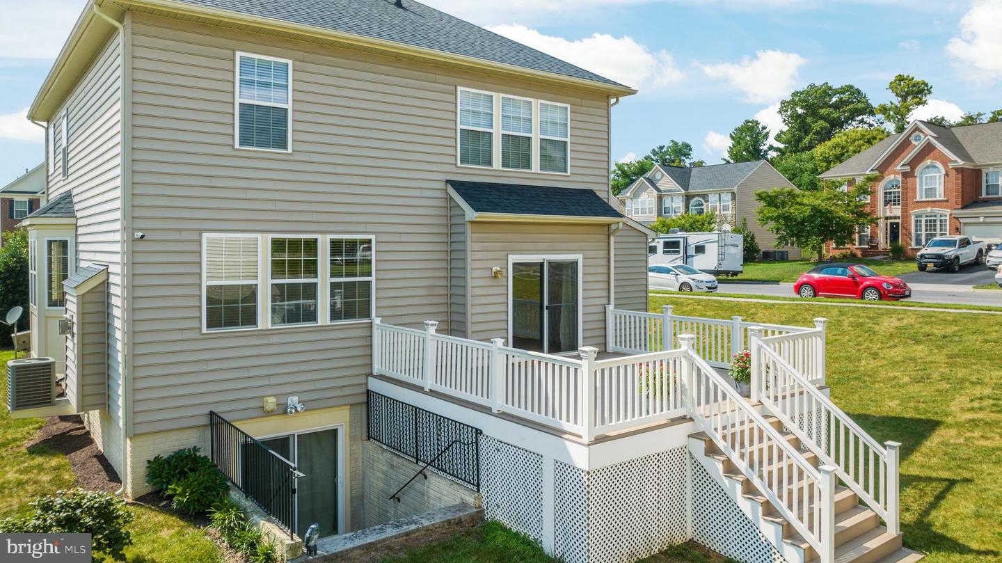 808 LAKE DRIVE