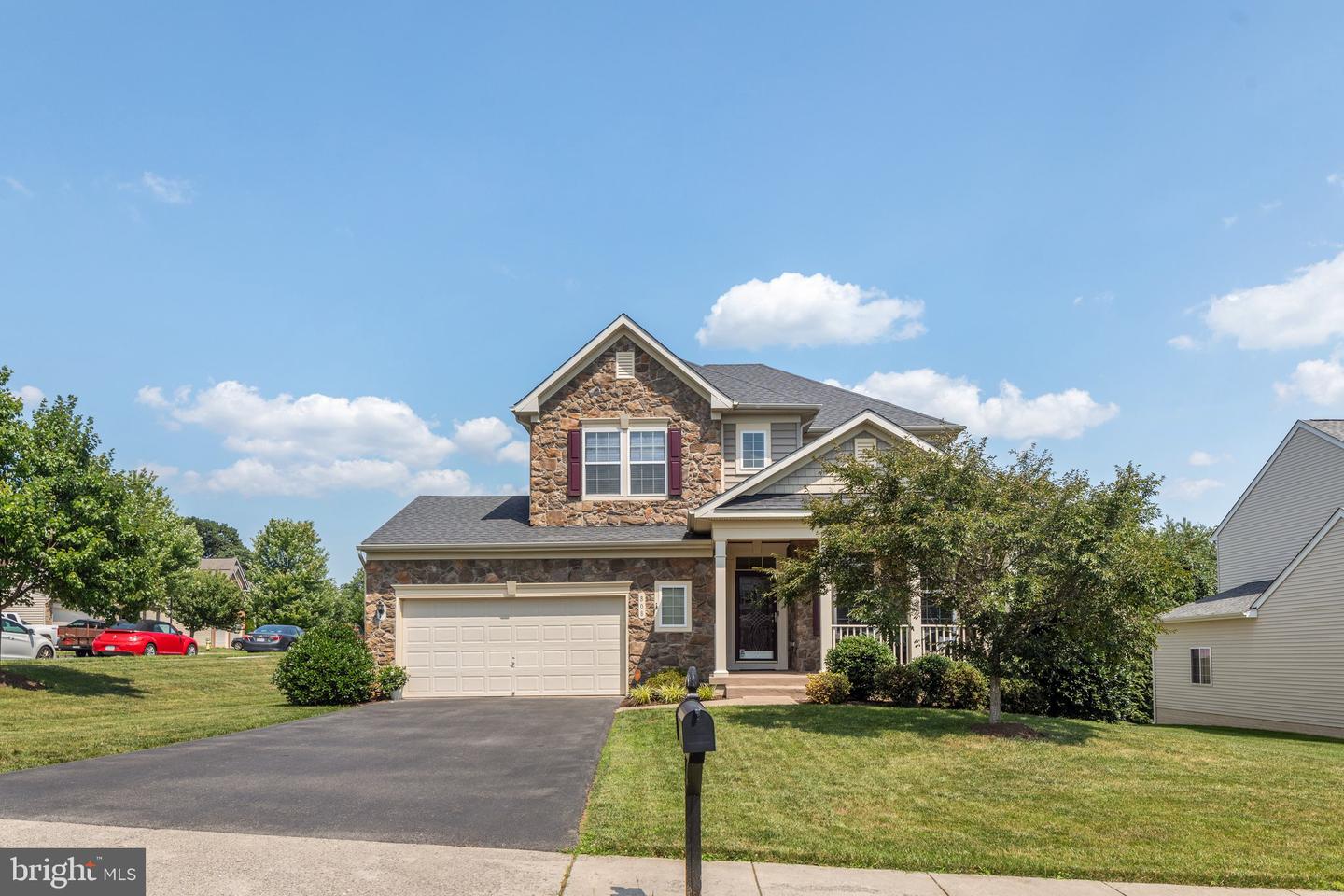 808 LAKE DRIVE