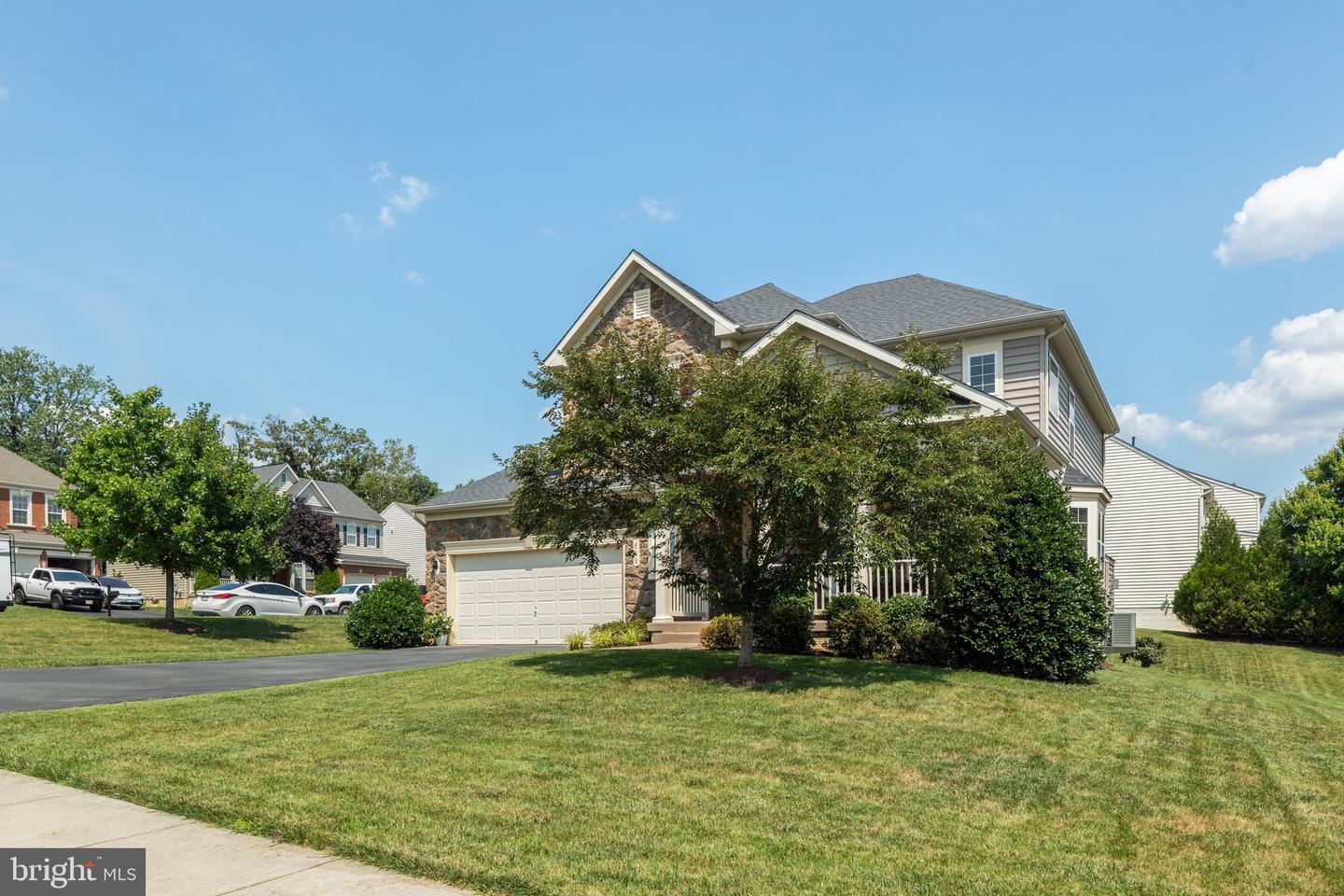 808 LAKE DRIVE