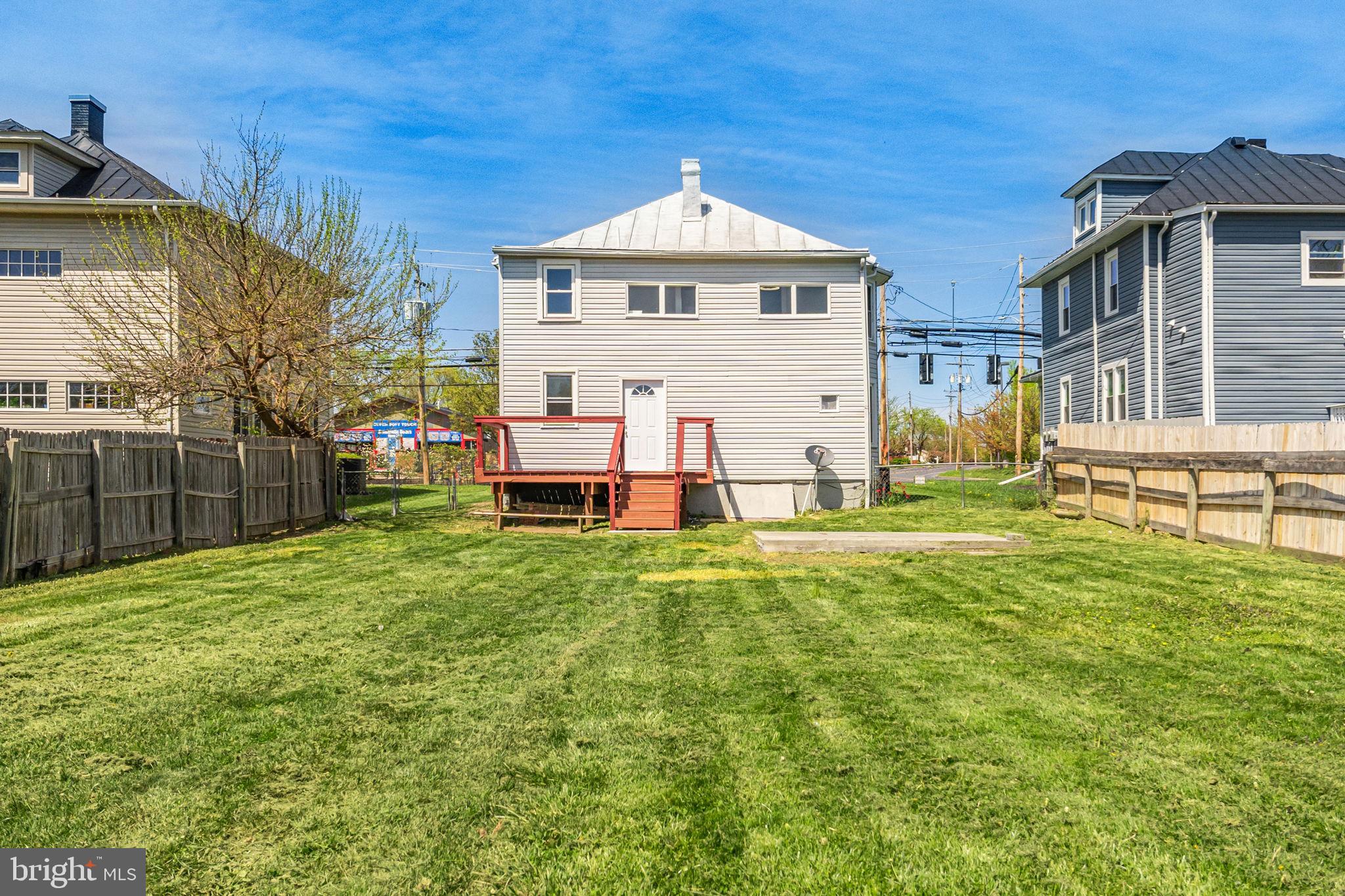 739 Berryville Ave
