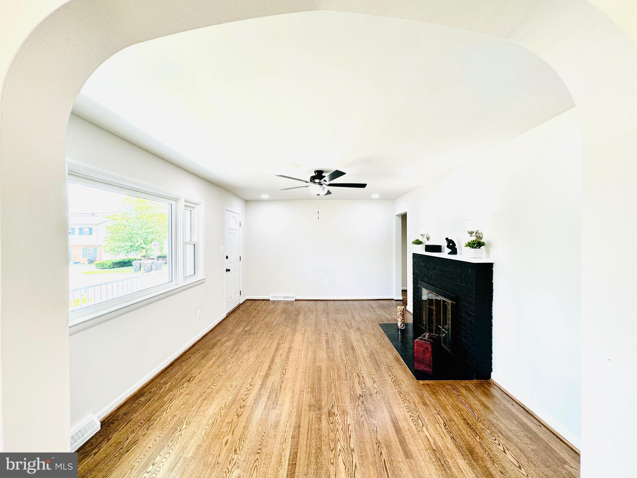 245 Elm St