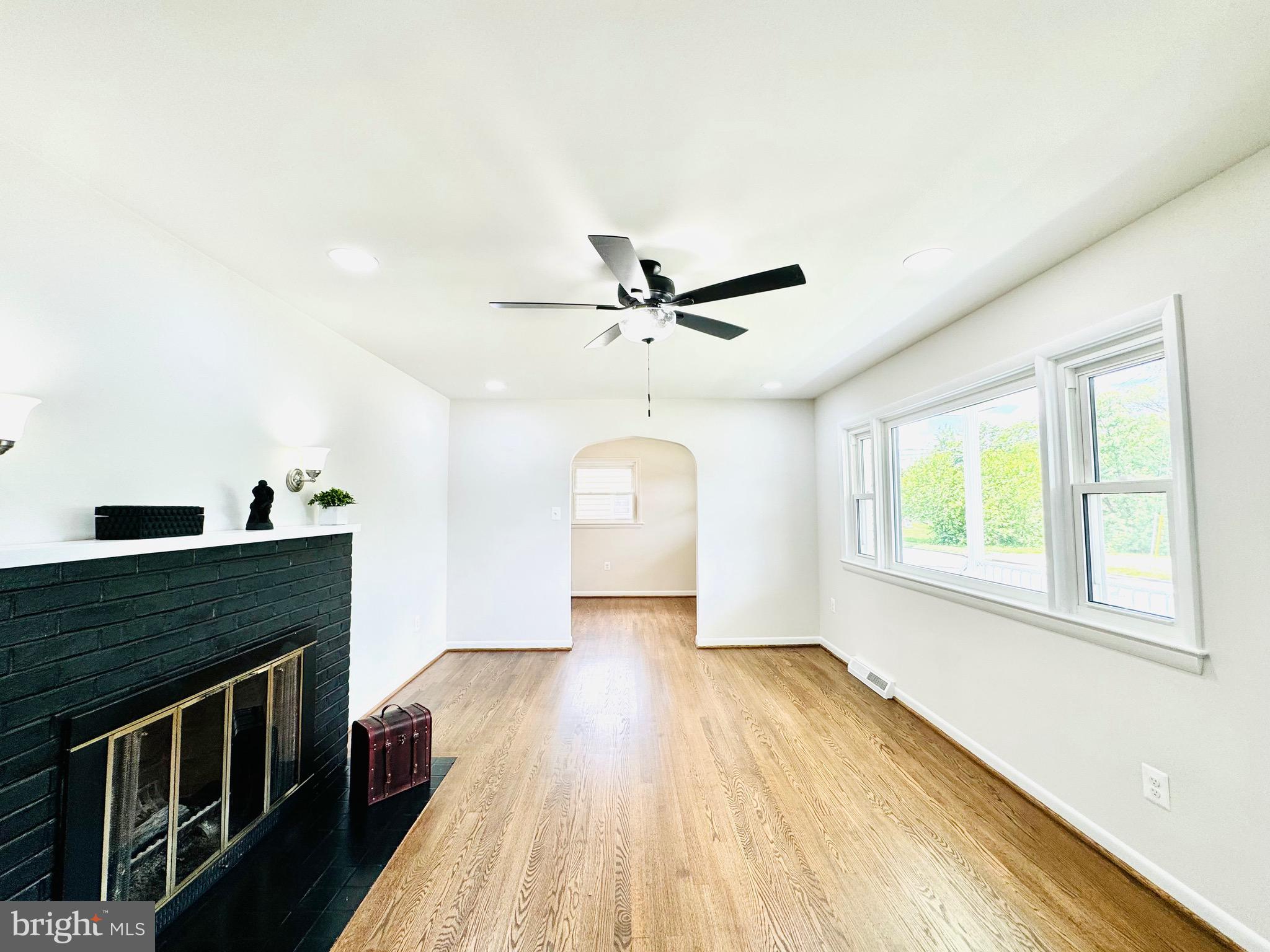 245 Elm St