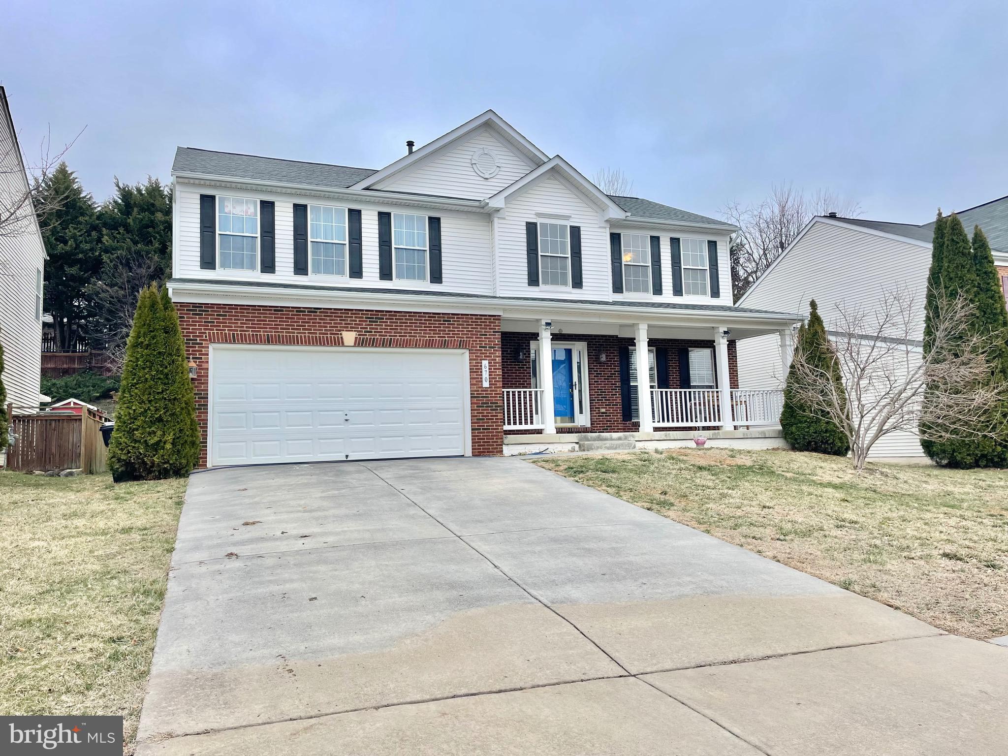 670 BEEHIVE WAY