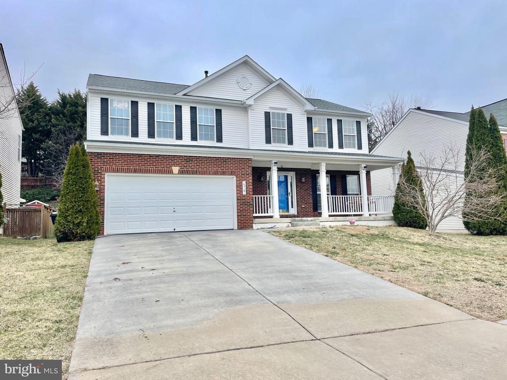 670 BEEHIVE WAY