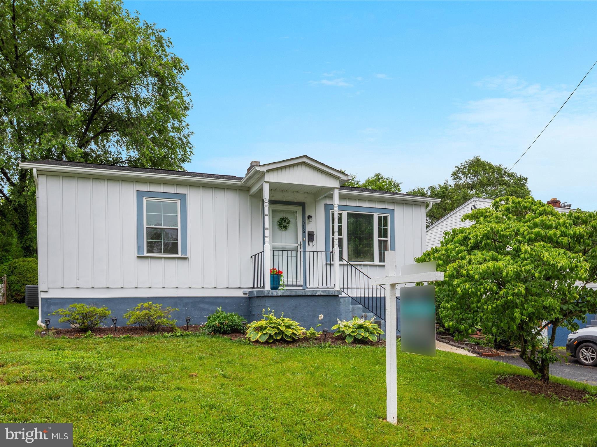 516 Hollingsworth Dr