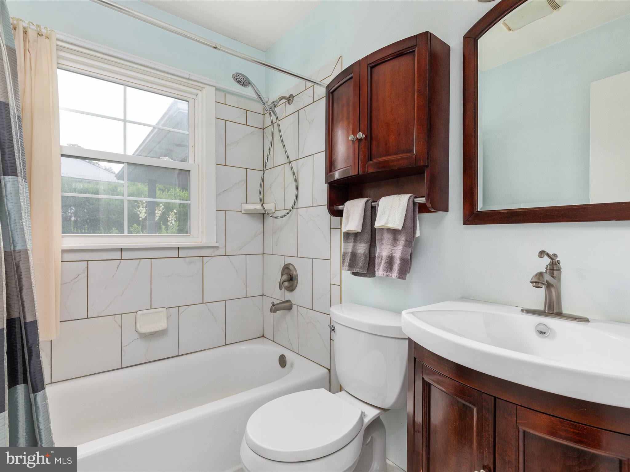 516 Hollingsworth Dr