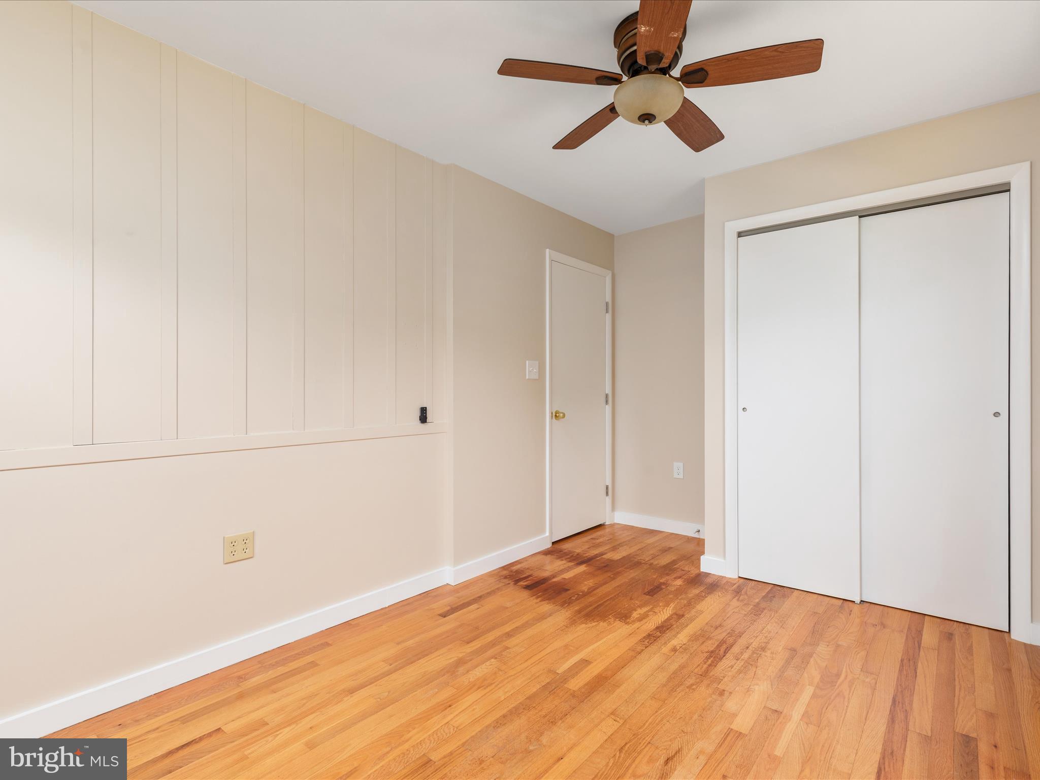 516 Hollingsworth Dr