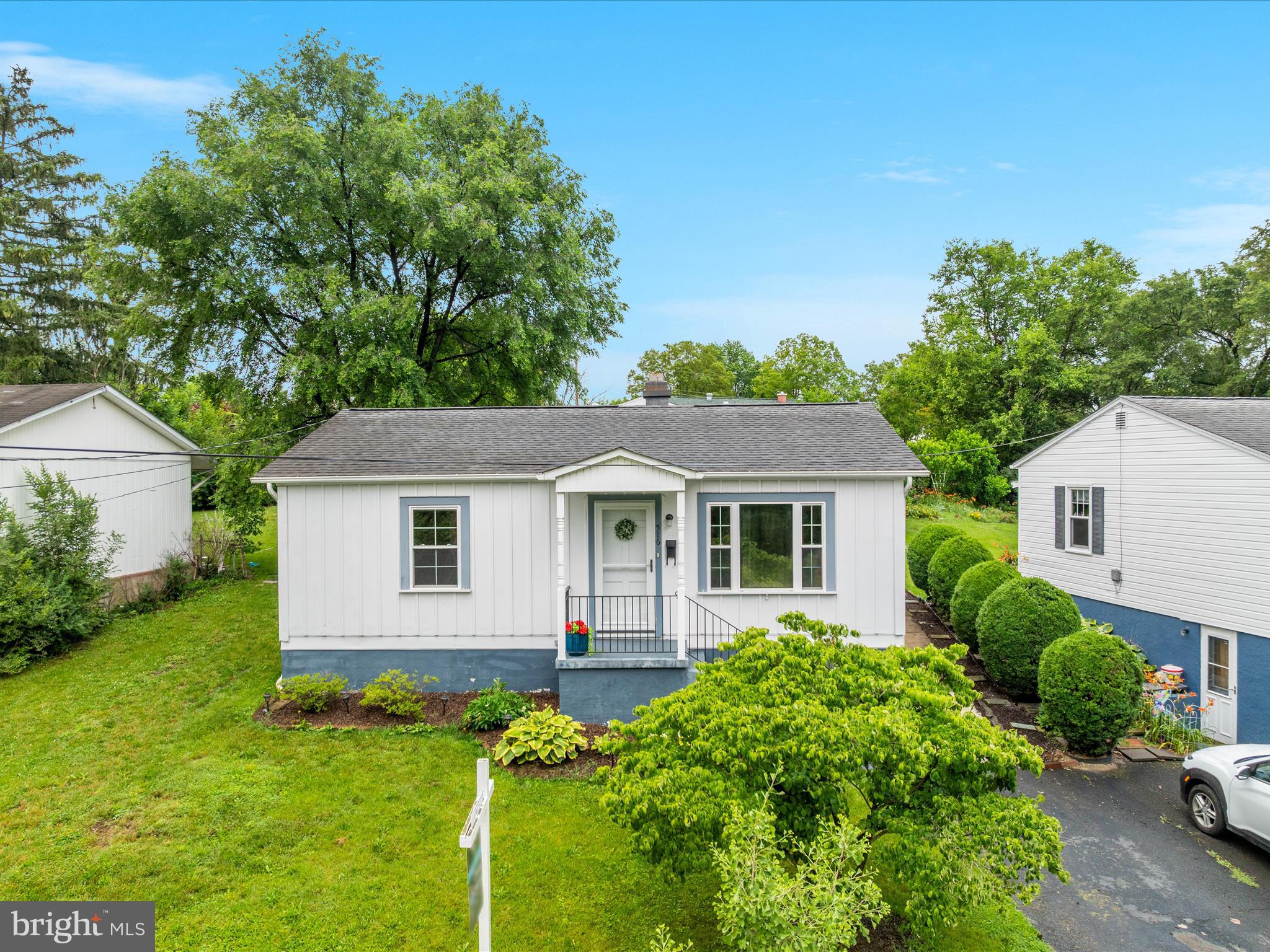 516 Hollingsworth Dr