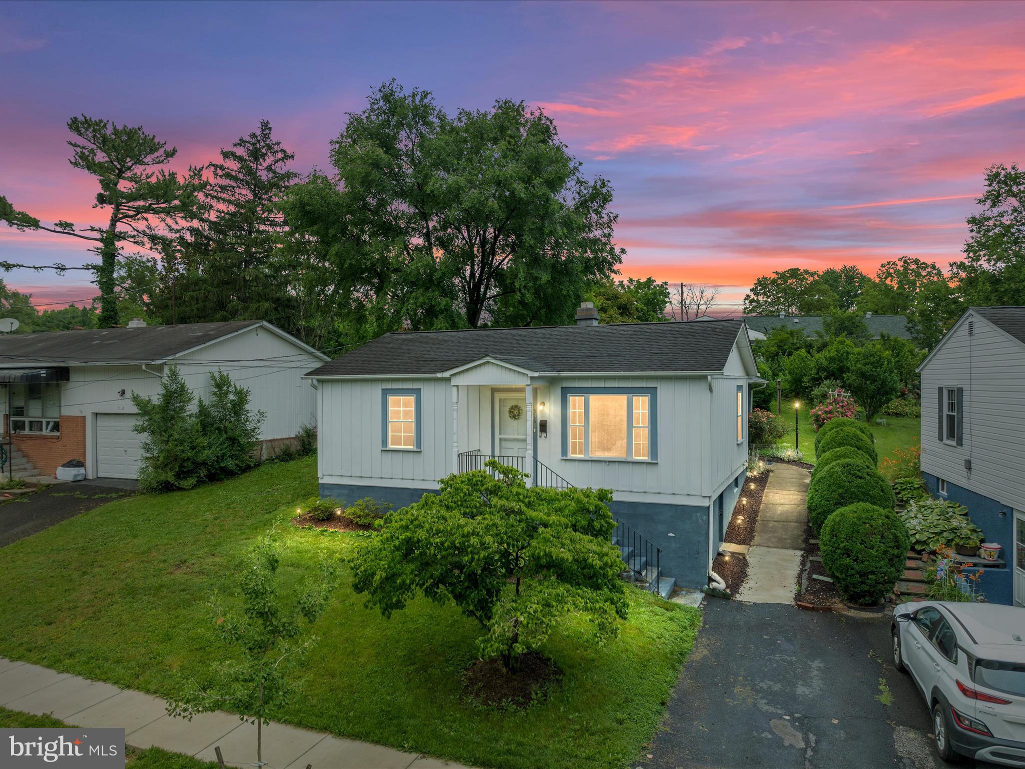 516 Hollingsworth Dr