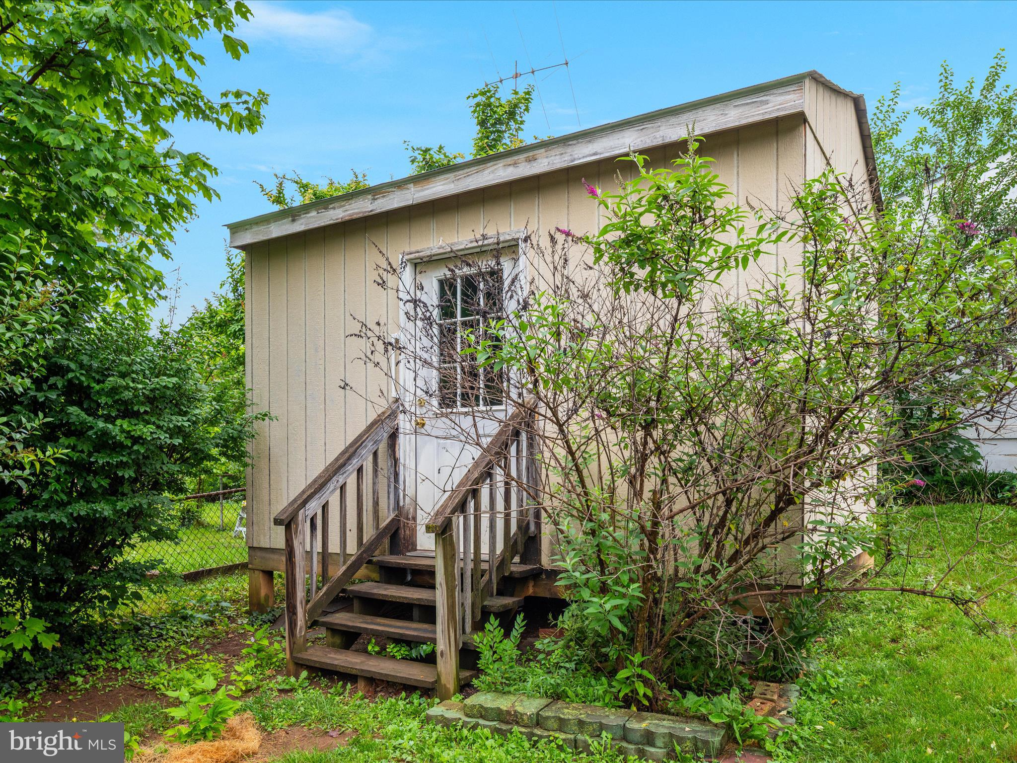 516 Hollingsworth Dr