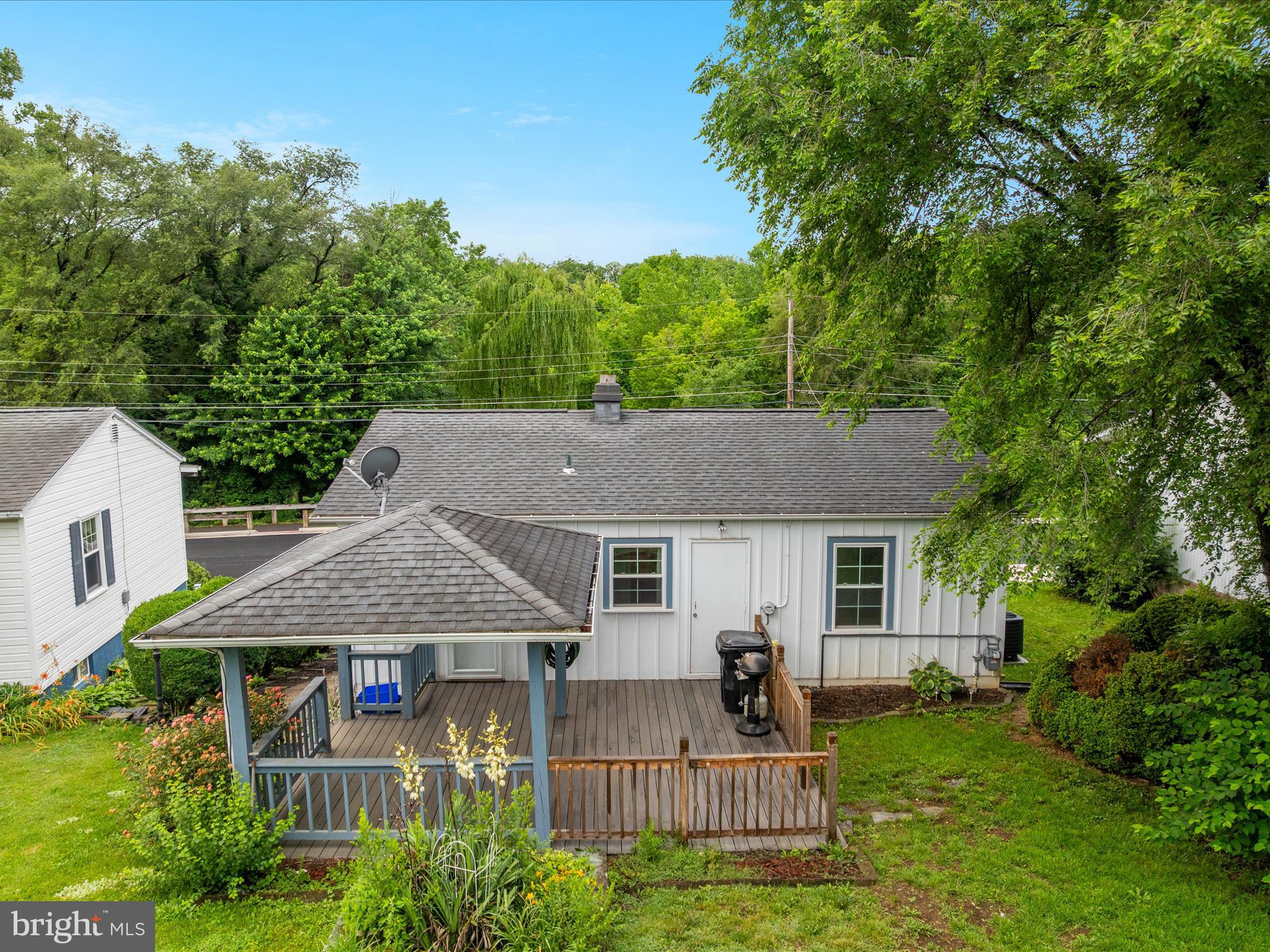 516 Hollingsworth Dr