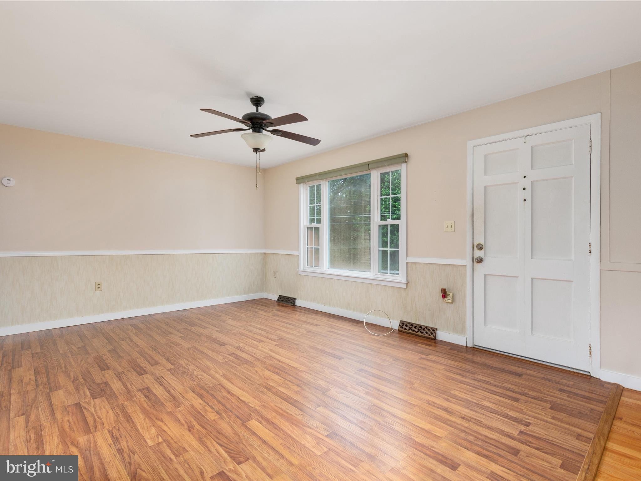 516 Hollingsworth Dr