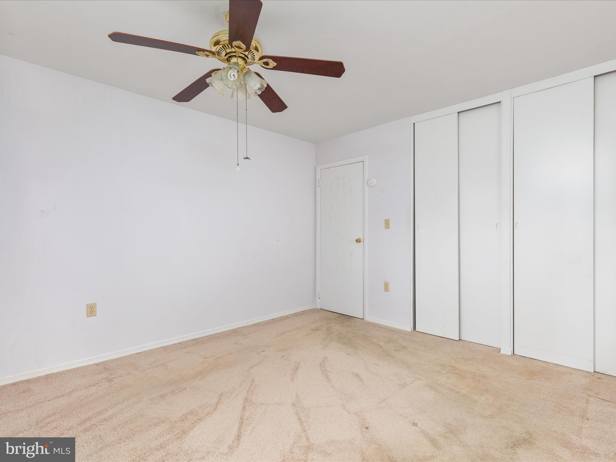 516 Hollingsworth Dr