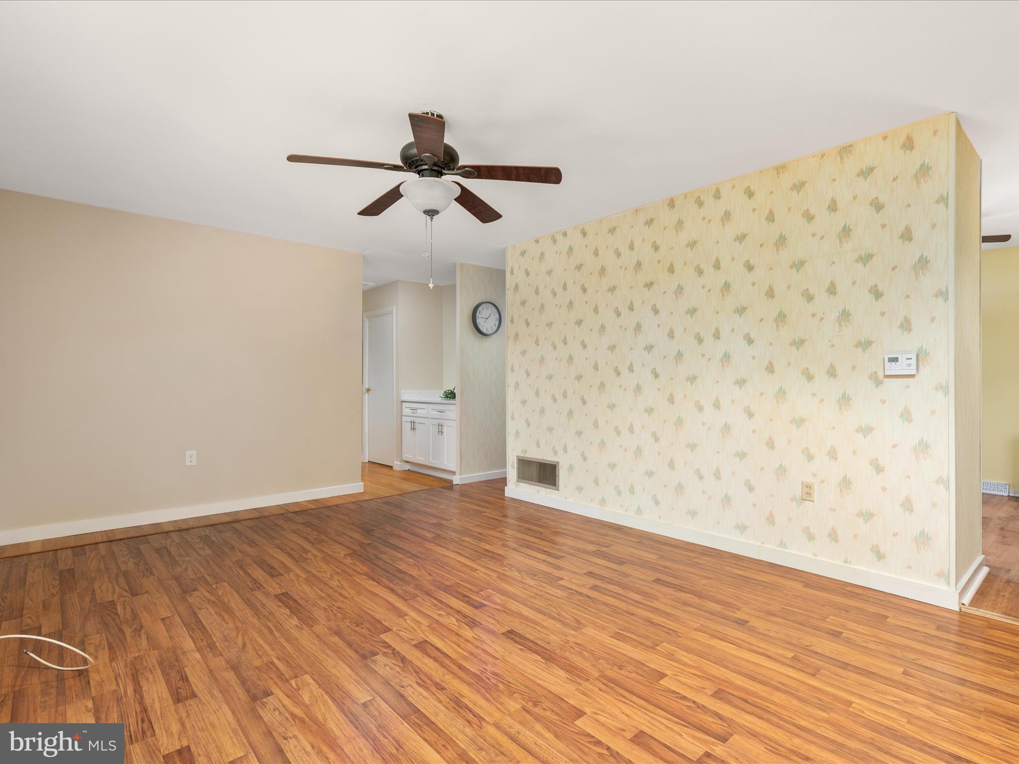 516 Hollingsworth Dr