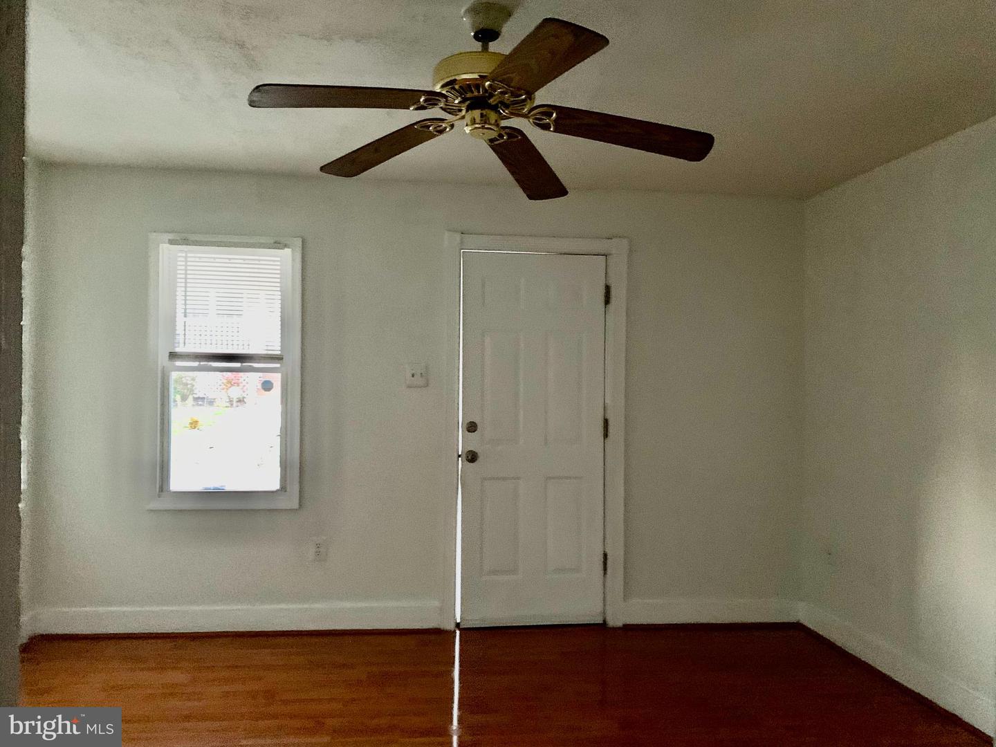 221 BAKER ST